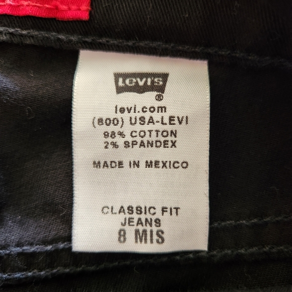 Vintage Y2K Levi's Classic Fit Stretch cutoff jean shorts, size 8 Misses - Picture 9 of 10